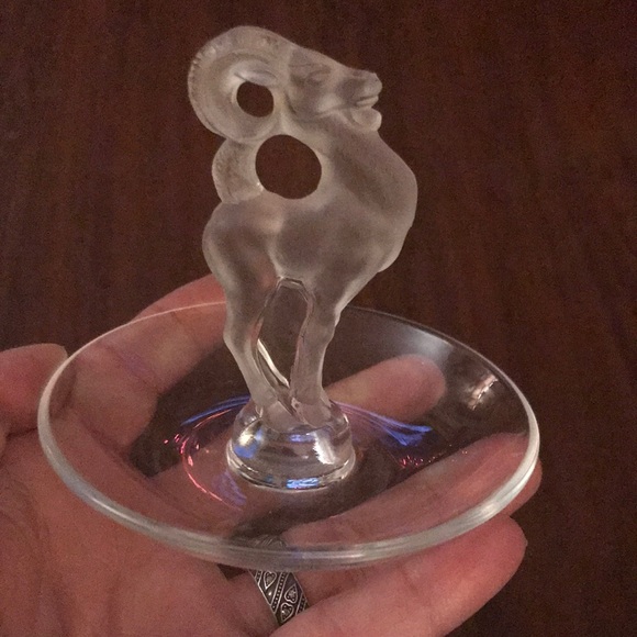 𝑳𝑨𝑳𝑰𝑸𝑼𝑬 𝑭𝑹𝑶𝑺𝑻𝑬𝑫 𝑨𝑵𝑻𝑬𝑳𝑶𝑷𝑬 𝑹𝑰𝑵𝑮 𝑯𝑶𝑳𝑫𝑬𝑹 - Picture 7 of 7